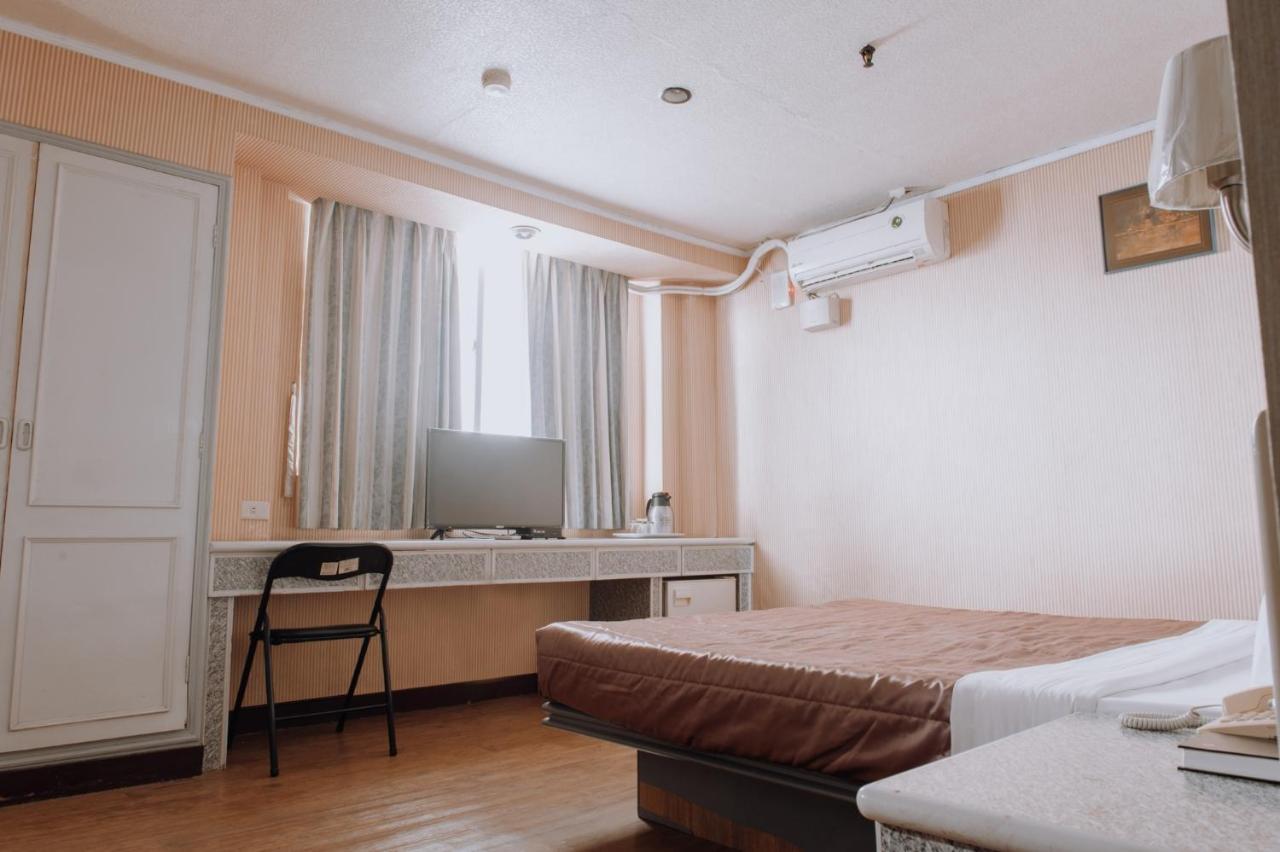 Tong Hsin Hotel Pingtung Екстер'єр фото