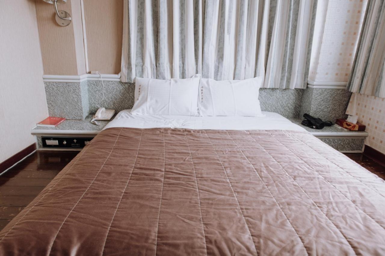 Tong Hsin Hotel Pingtung Екстер'єр фото
