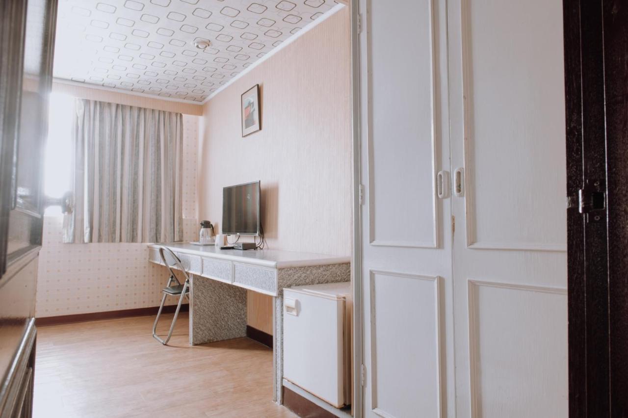Tong Hsin Hotel Pingtung Екстер'єр фото
