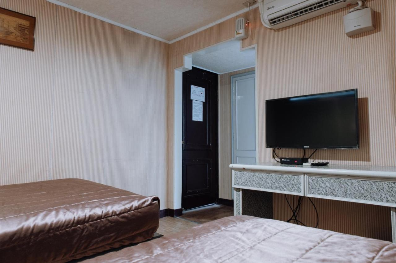 Tong Hsin Hotel Pingtung Екстер'єр фото