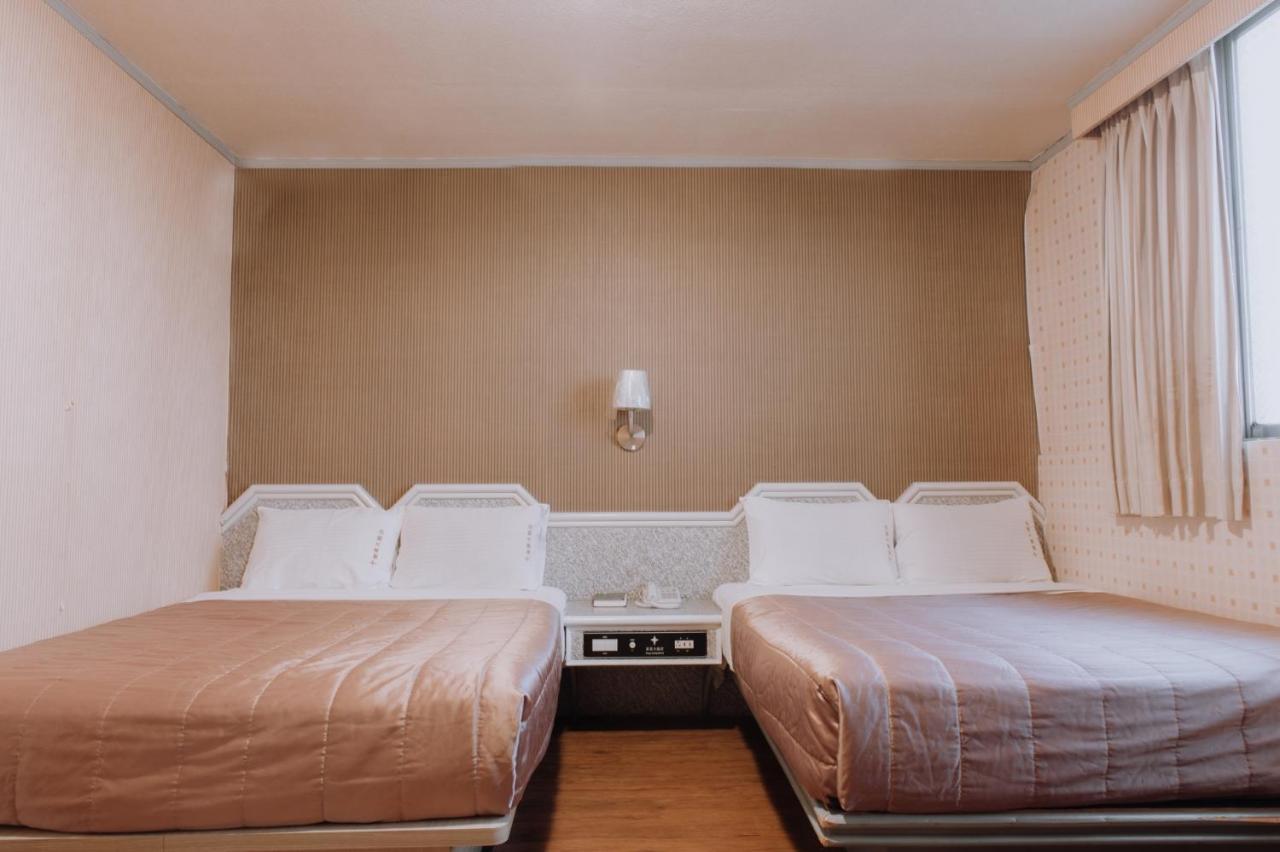 Tong Hsin Hotel Pingtung Екстер'єр фото