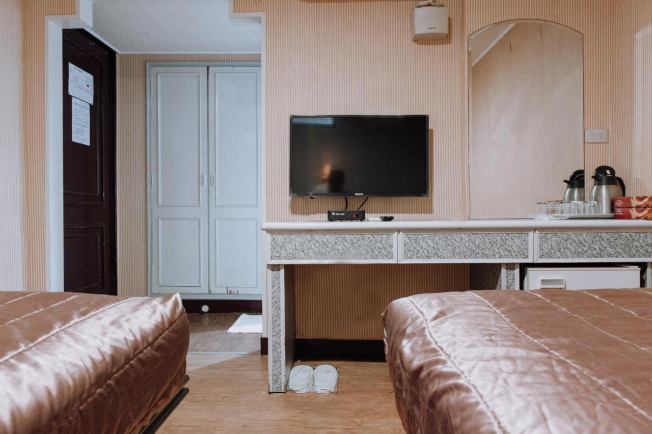 Tong Hsin Hotel Pingtung Екстер'єр фото