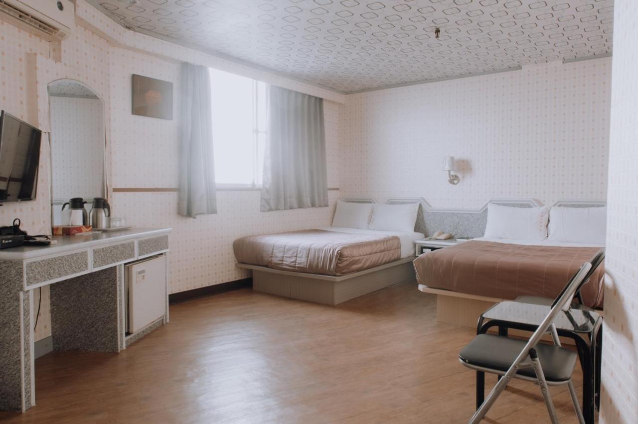 Tong Hsin Hotel Pingtung Екстер'єр фото