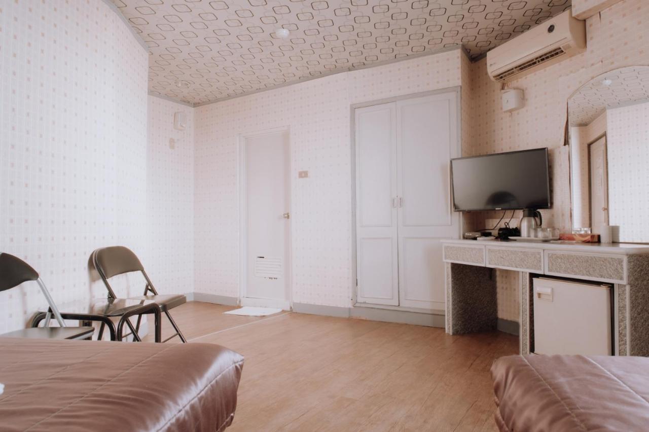 Tong Hsin Hotel Pingtung Екстер'єр фото