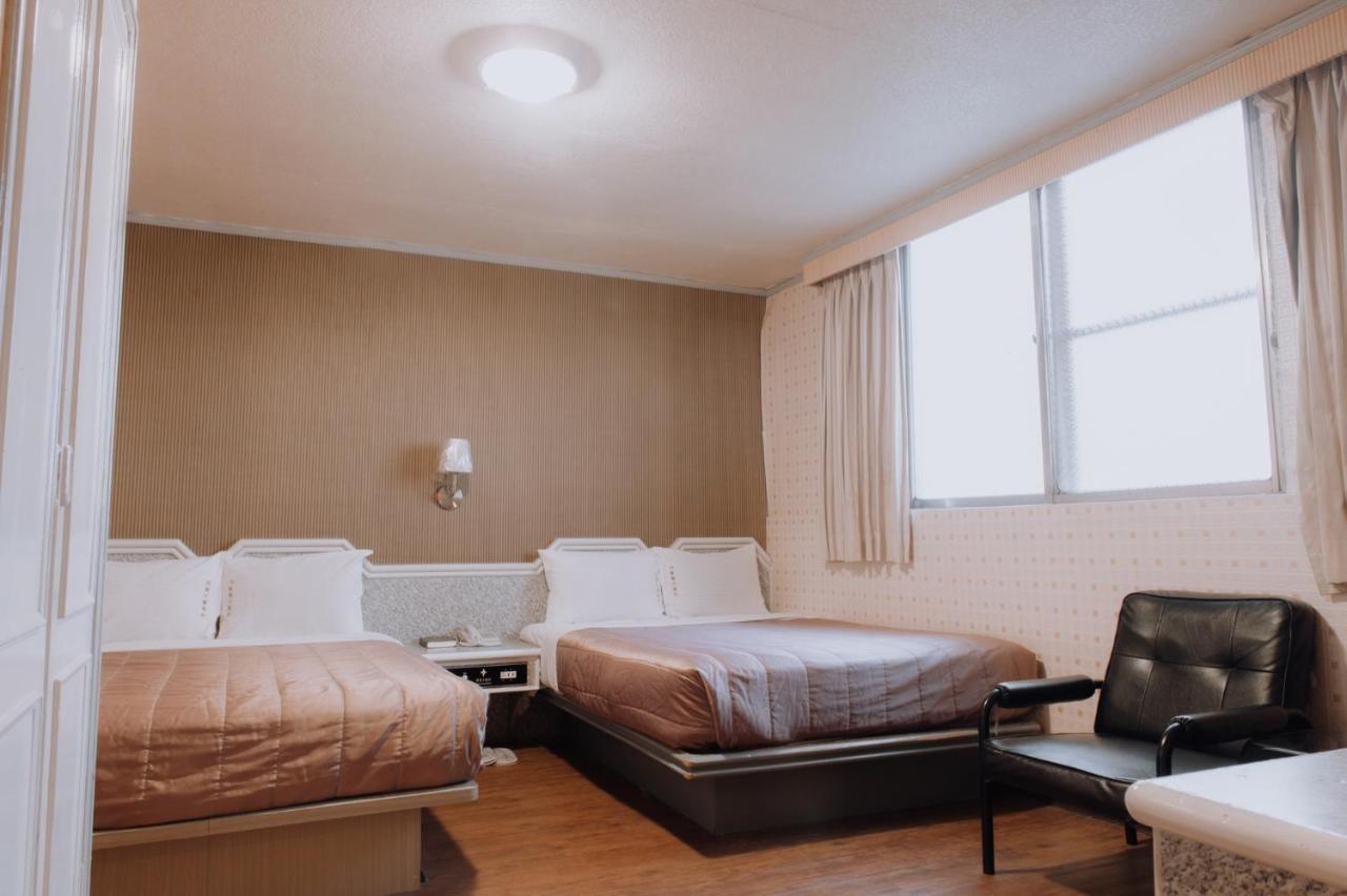 Tong Hsin Hotel Pingtung Екстер'єр фото