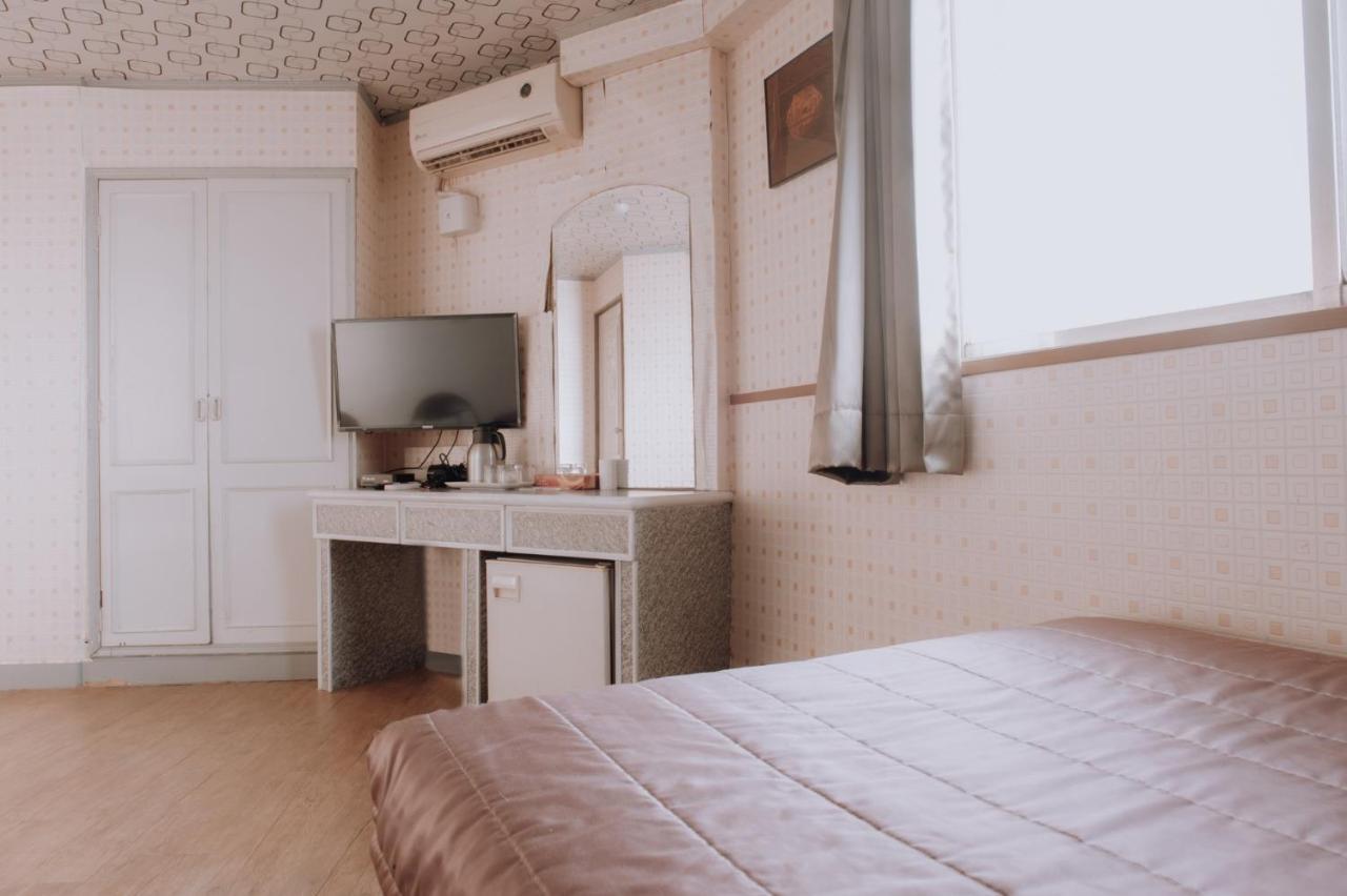Tong Hsin Hotel Pingtung Екстер'єр фото