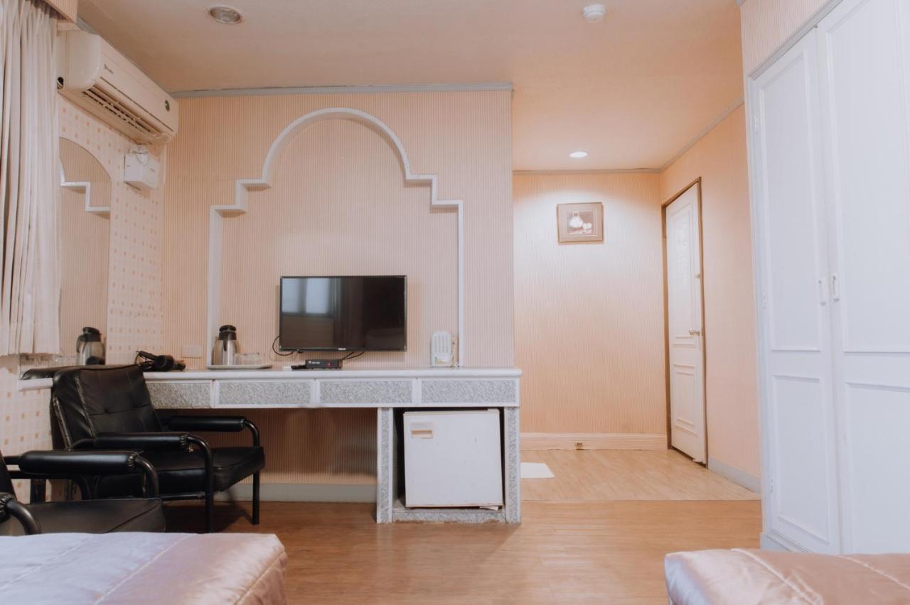 Tong Hsin Hotel Pingtung Екстер'єр фото